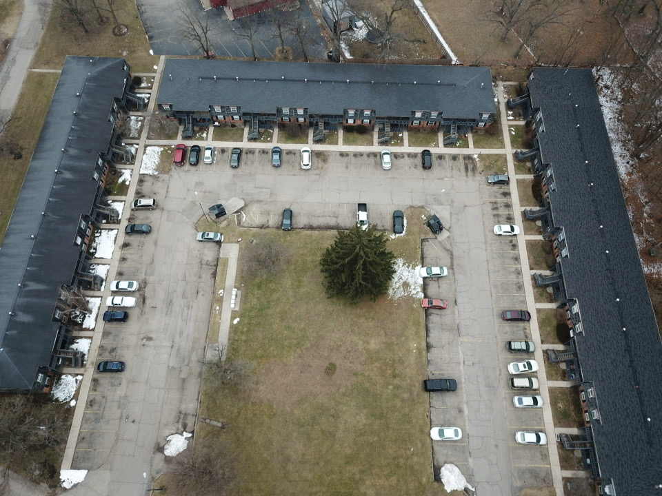 Exterior layout at Forest Glen Apartments, 742 W Bristol Street, Elkhart, IN 46514