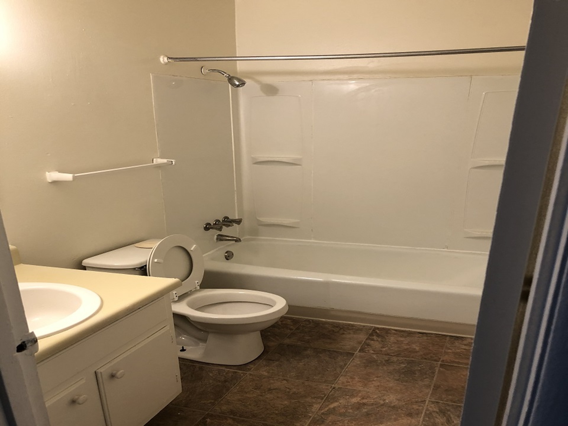 Forest Glen Apartments bathroom in Elkhart Indiana