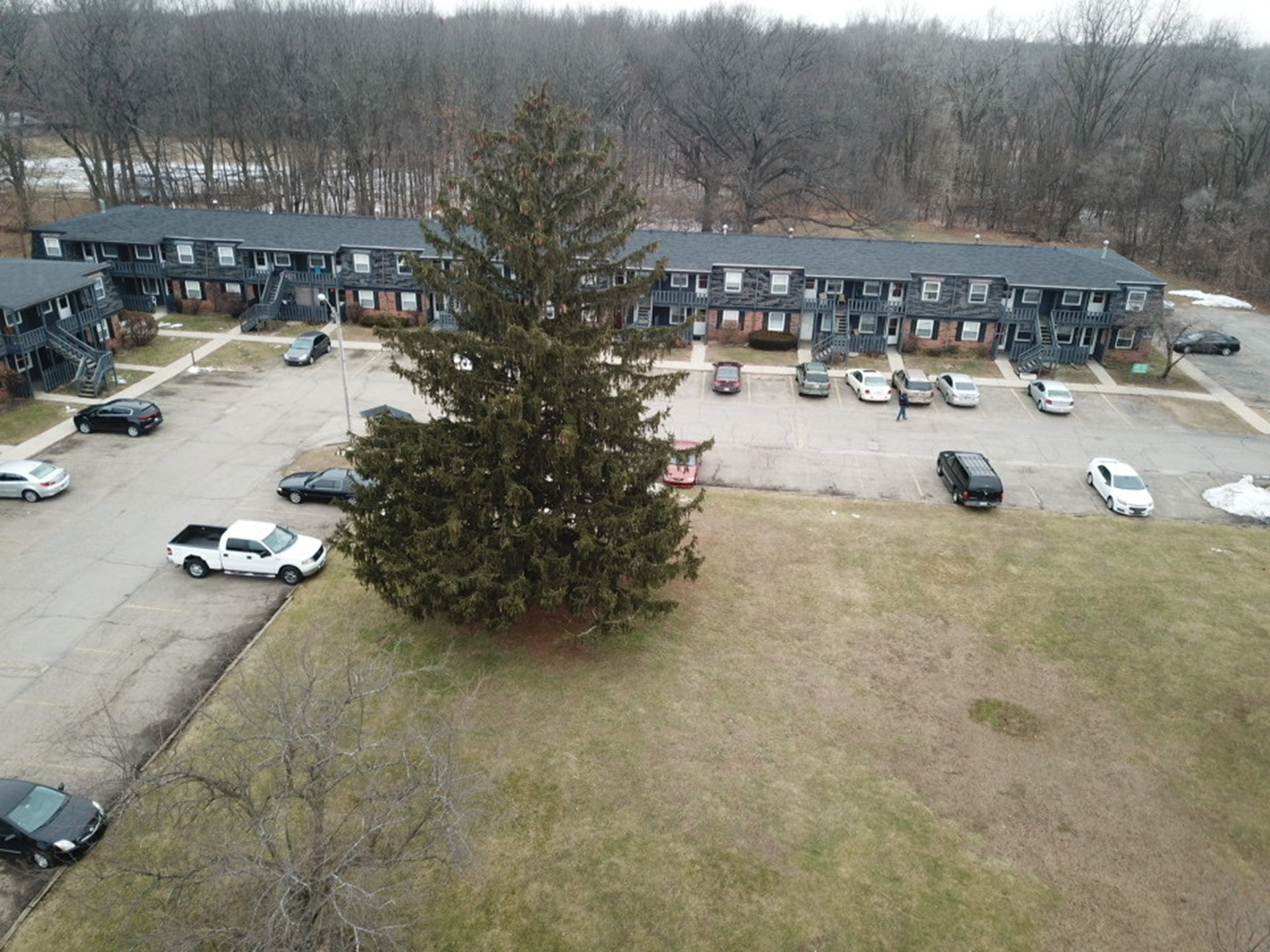 Forest Glen Apartments exterior in Elkhart Indiana